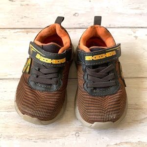 Skechers Boys Size 6 Sneakers Athletic Shoes Gray Orange Velcro Memory Foam